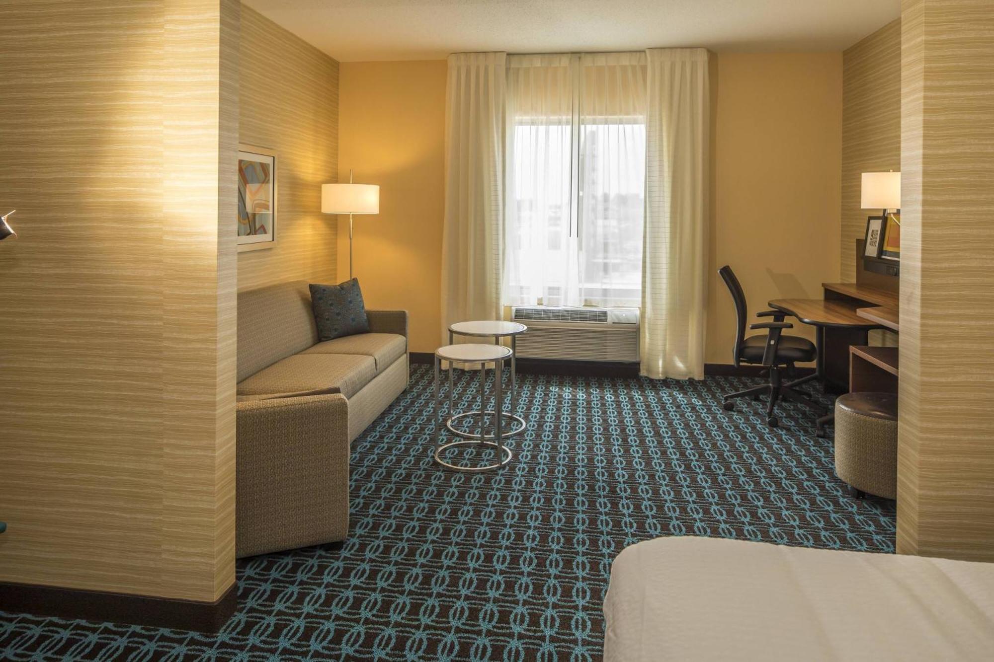 Fairfield Inn & Suites By Marriott Pittsburgh North/Mccandless Crossing McCandless Township Exterior photo