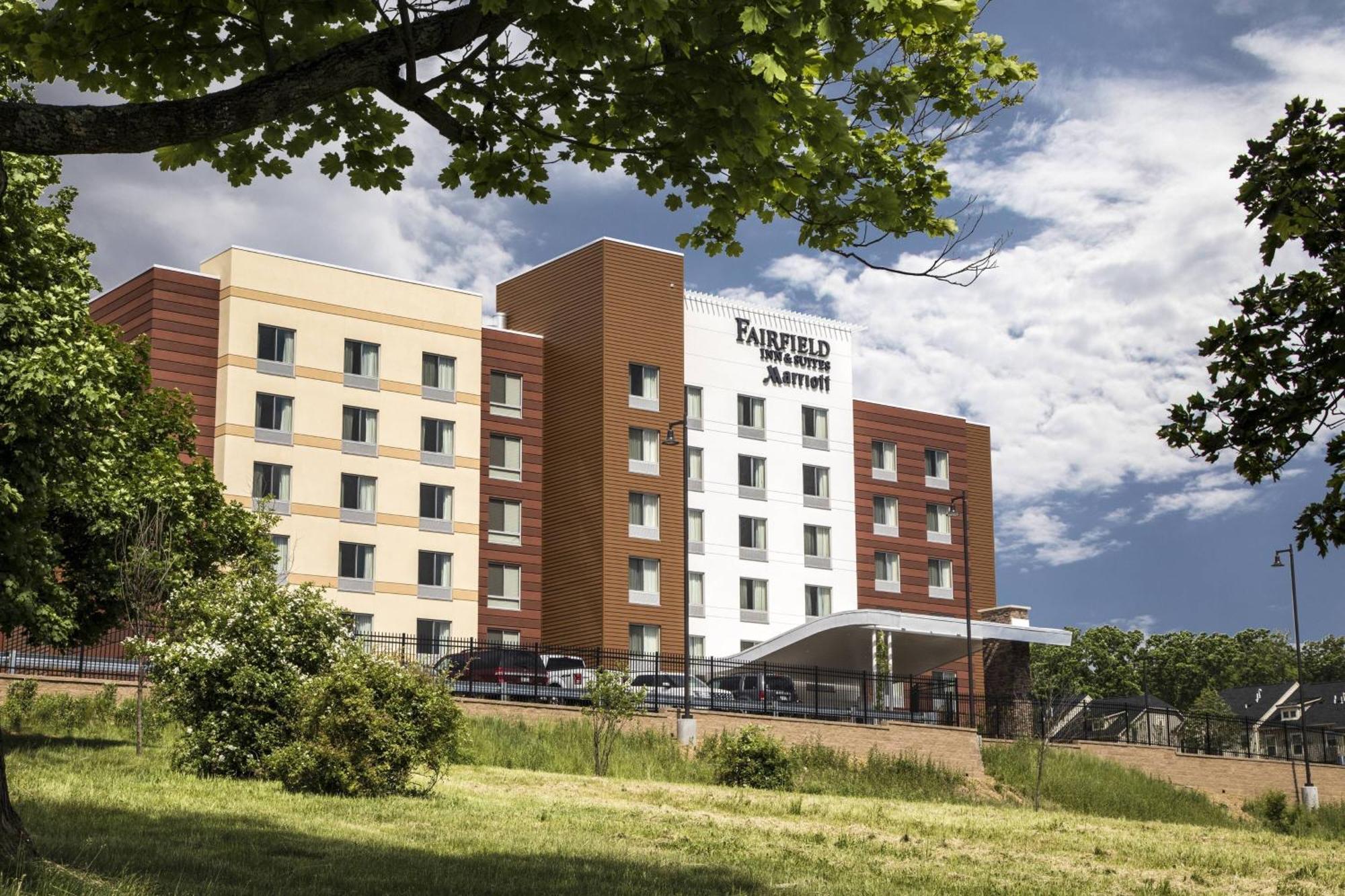 Fairfield Inn & Suites By Marriott Pittsburgh North/Mccandless Crossing McCandless Township Exterior photo